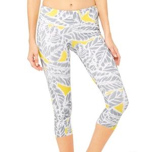 Alo Air Brush Capri in Palm Springs Zest